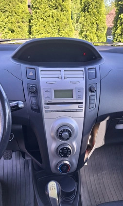 Toyota Yaris cena 14500 przebieg: 192000, rok produkcji 2006 z Kraków małe 56